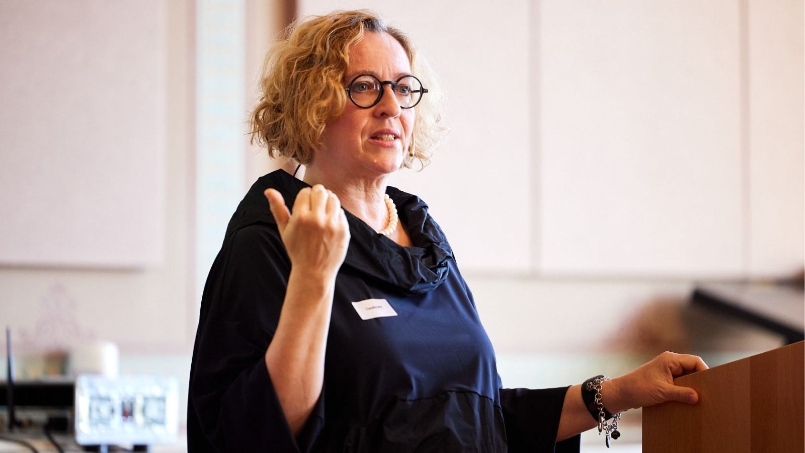 In her keynote speech, Claudia Witt, professor of medicine and director of the Digital Society Initiative (DSI), emphasized the importance of interdisciplinarity and transdisciplinarity in the age of digitalization.